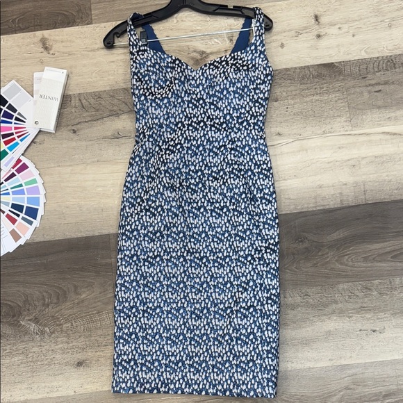 ❄️☀️Nicole Miller Blue and White Patterned Women's Dress - Picture 3 of 3